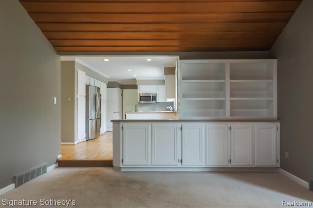 5139 Wing Lake Road Bloomfield Hills, MI 48302 - Photo 21 of 43