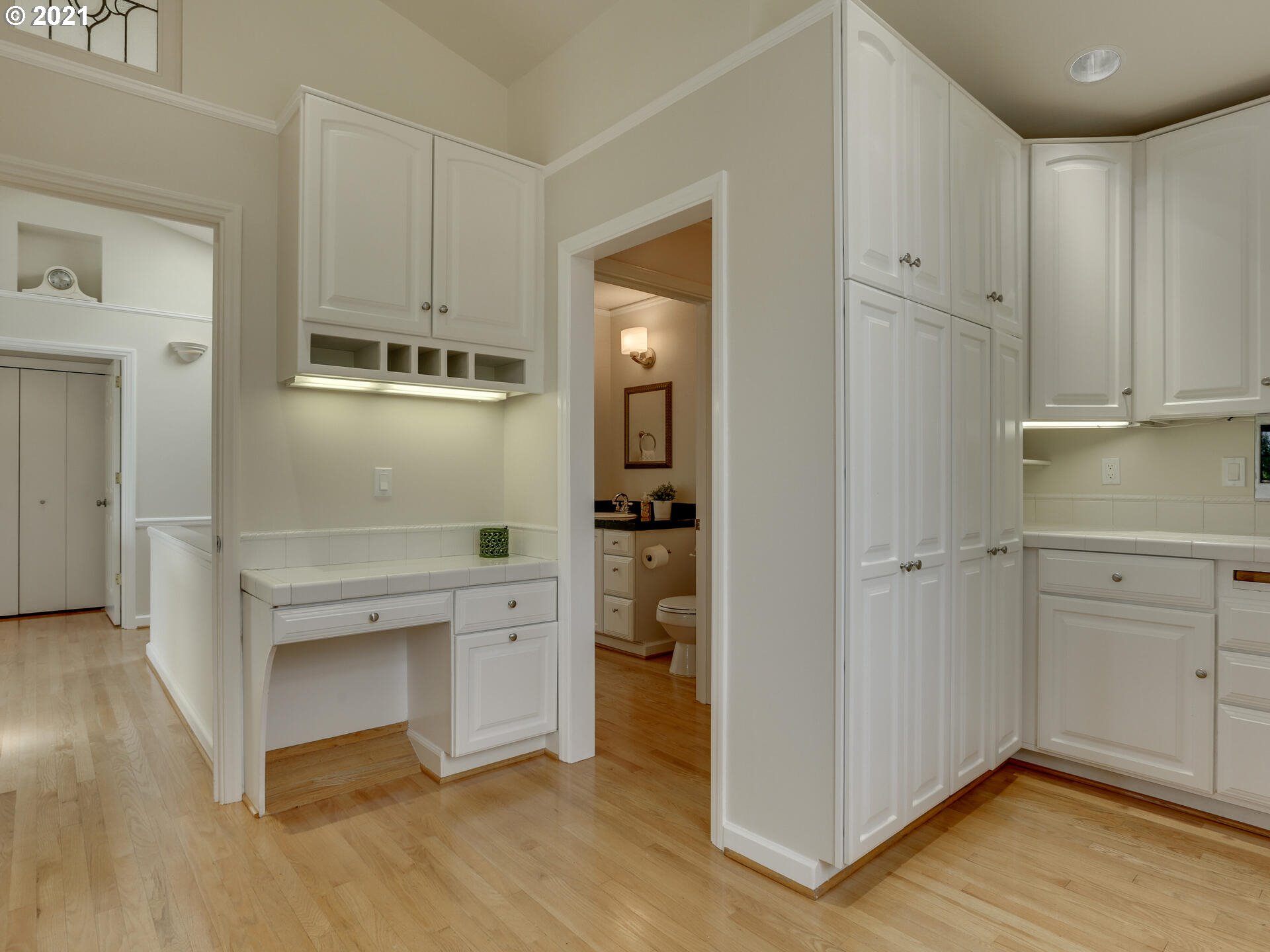 10115 Southwest Lancaster Road Portland, OR 97219 - Photo 12 of 32 Gallery Image 12