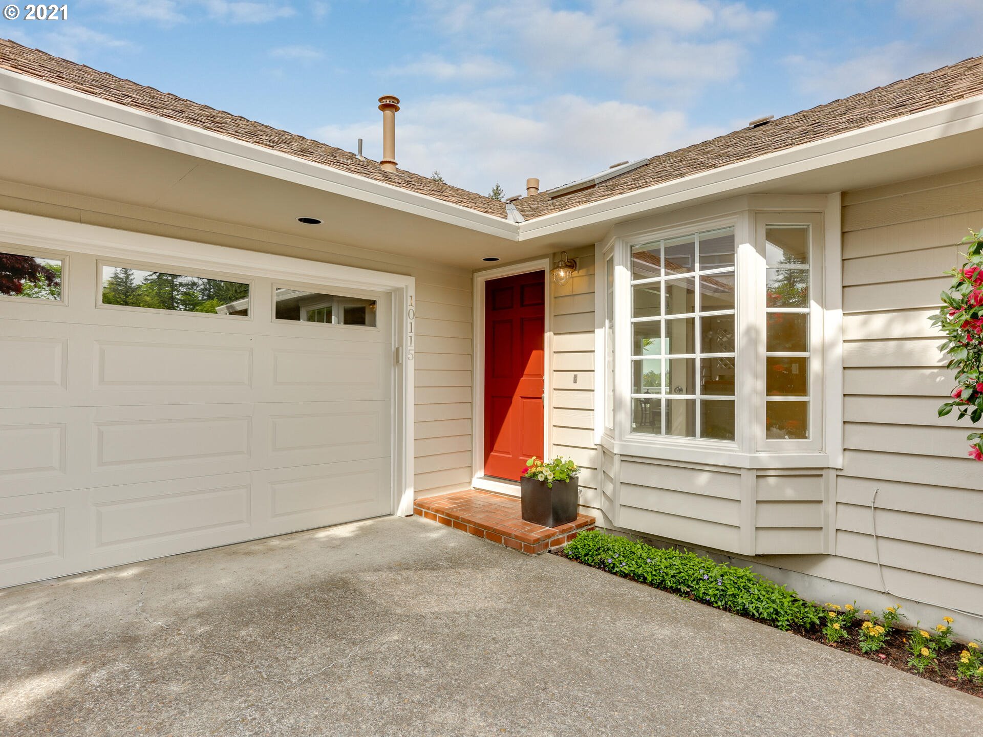 10115 Southwest Lancaster Road Portland, OR 97219 - Photo 3 of 32 Gallery Image 3