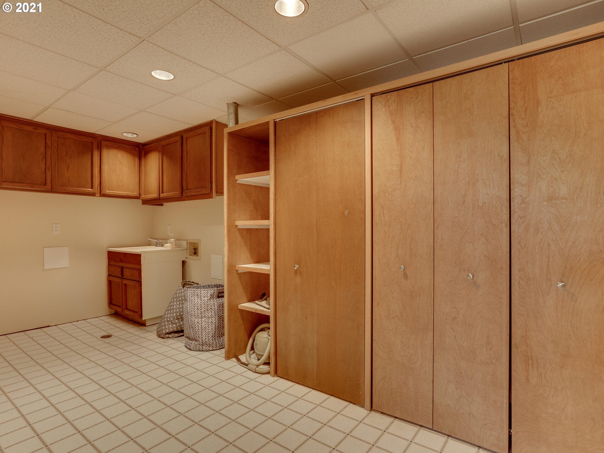10115 Southwest Lancaster Road Portland, OR 97219 - Photo 22 of 32 Gallery Image 22