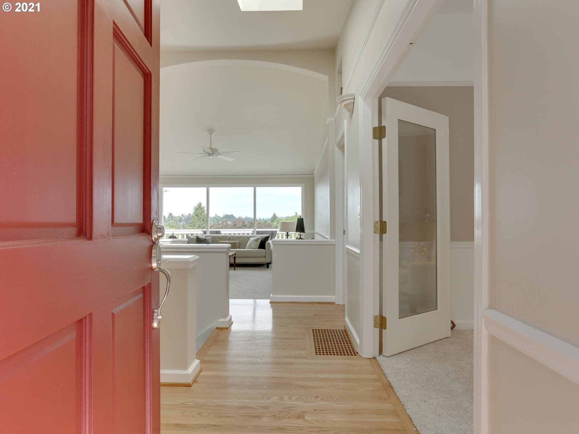10115 Southwest Lancaster Road Portland, OR 97219 - Photo 4 of 32 Gallery Image 4