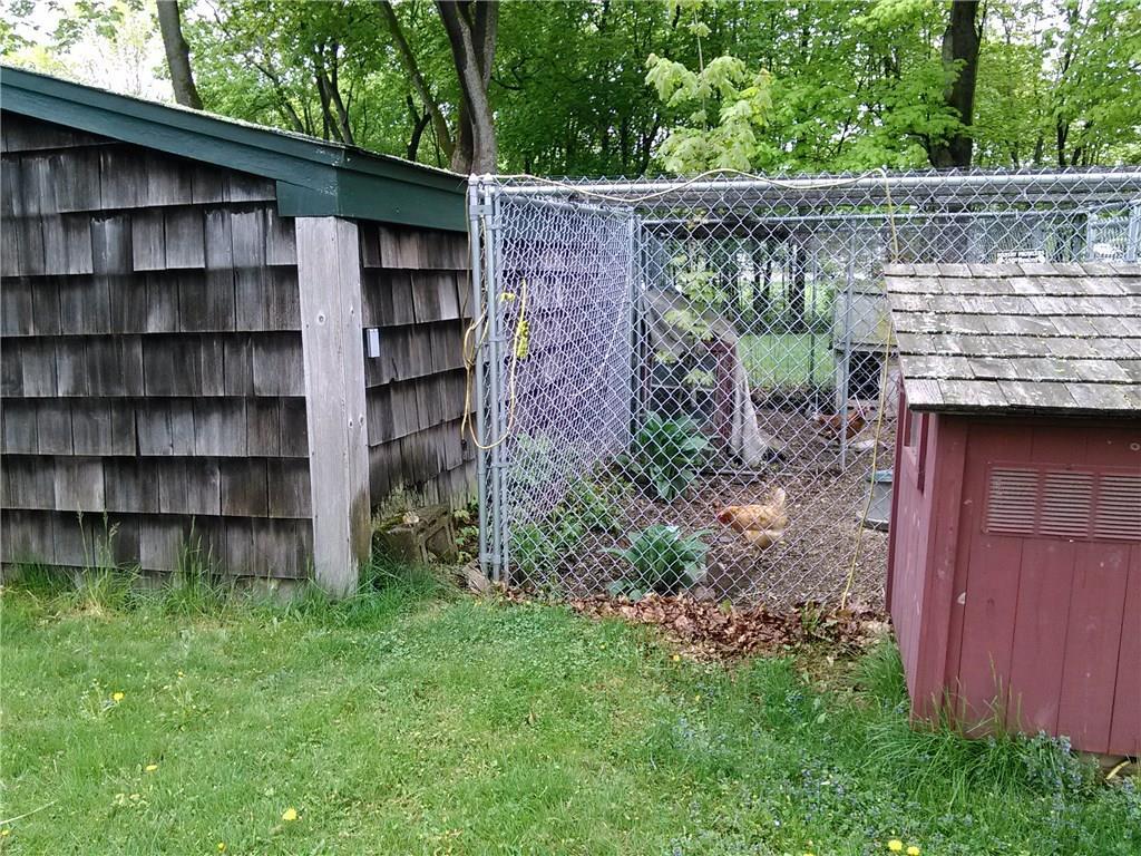 14 Sea Road Kennebunk, ME 04043 - Photo 17 of 18 Enclosed pen behind the garage...