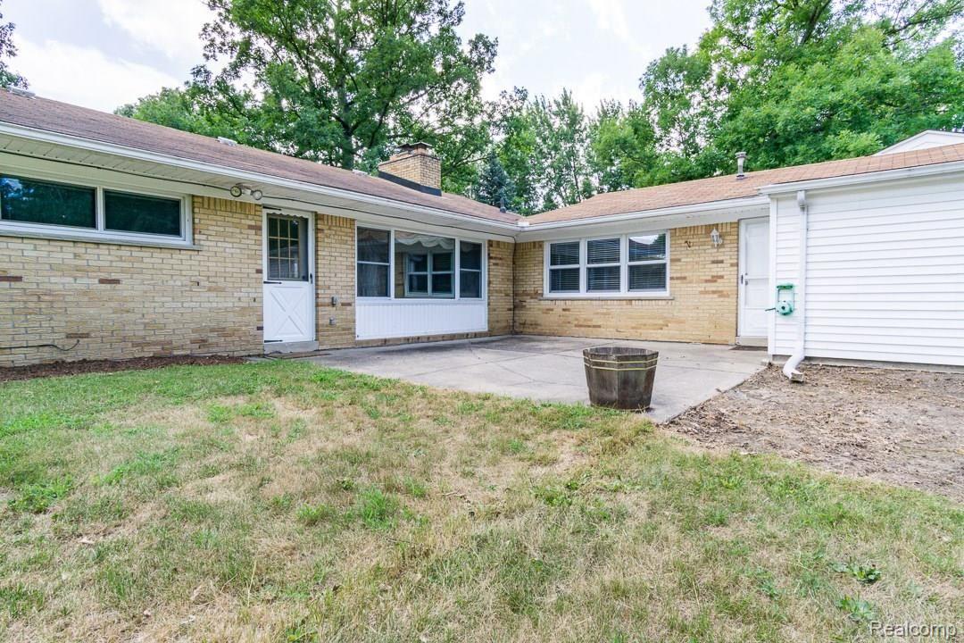 240 Kalhaven Road Rochester, MI 48307 - Photo 21 of 26 240-Kalhaven-22.jpg