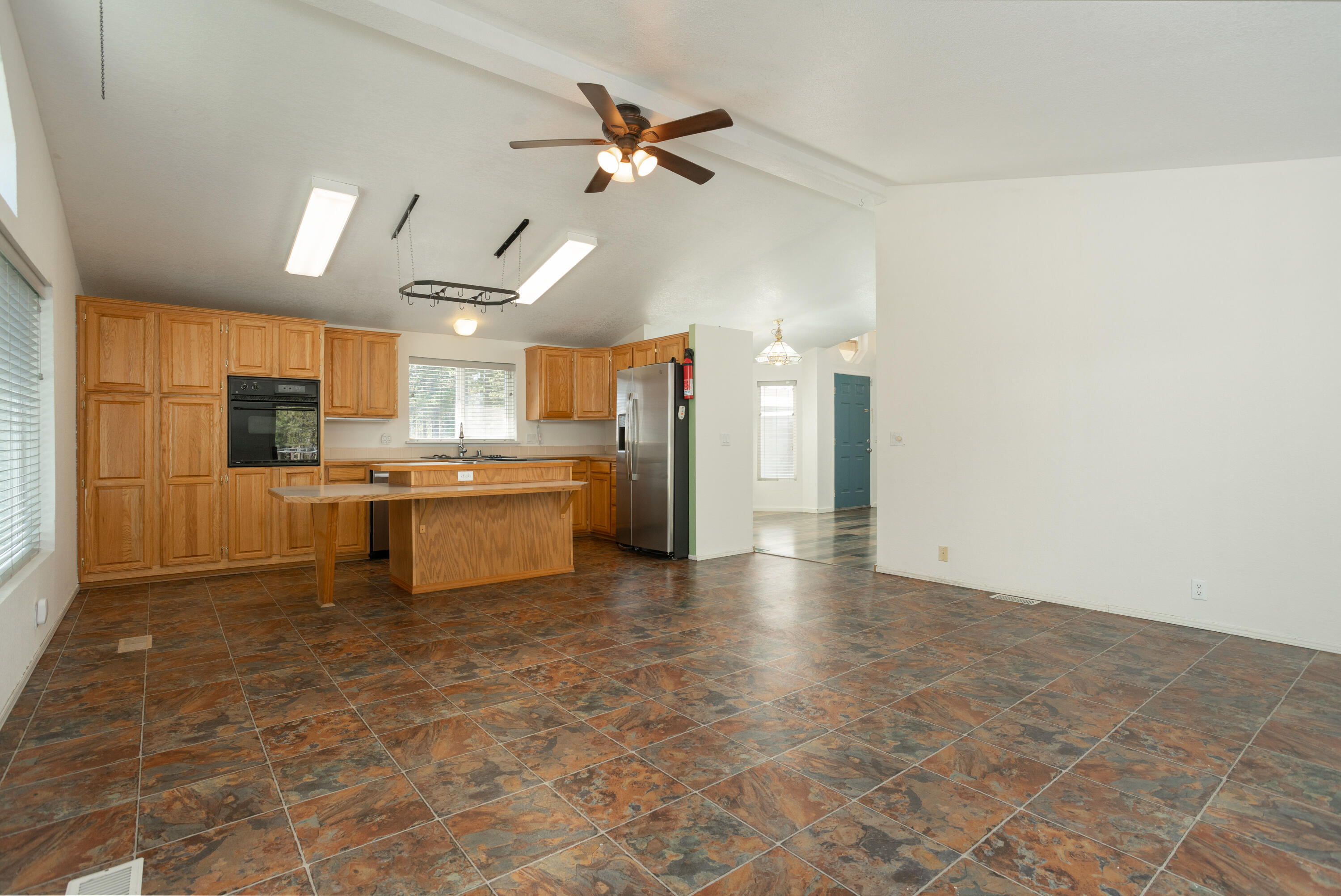 15720 Dawn Road La Pine, OR 97739 - Photo 10 of 39 15720 Dawn Road 8 of 36