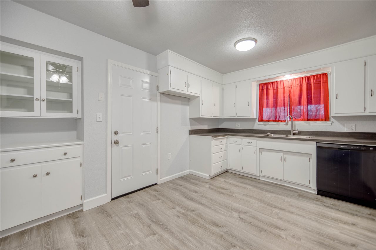 1920 Luning Street Red Bluff, CA 96080 - Photo 14 of 36
