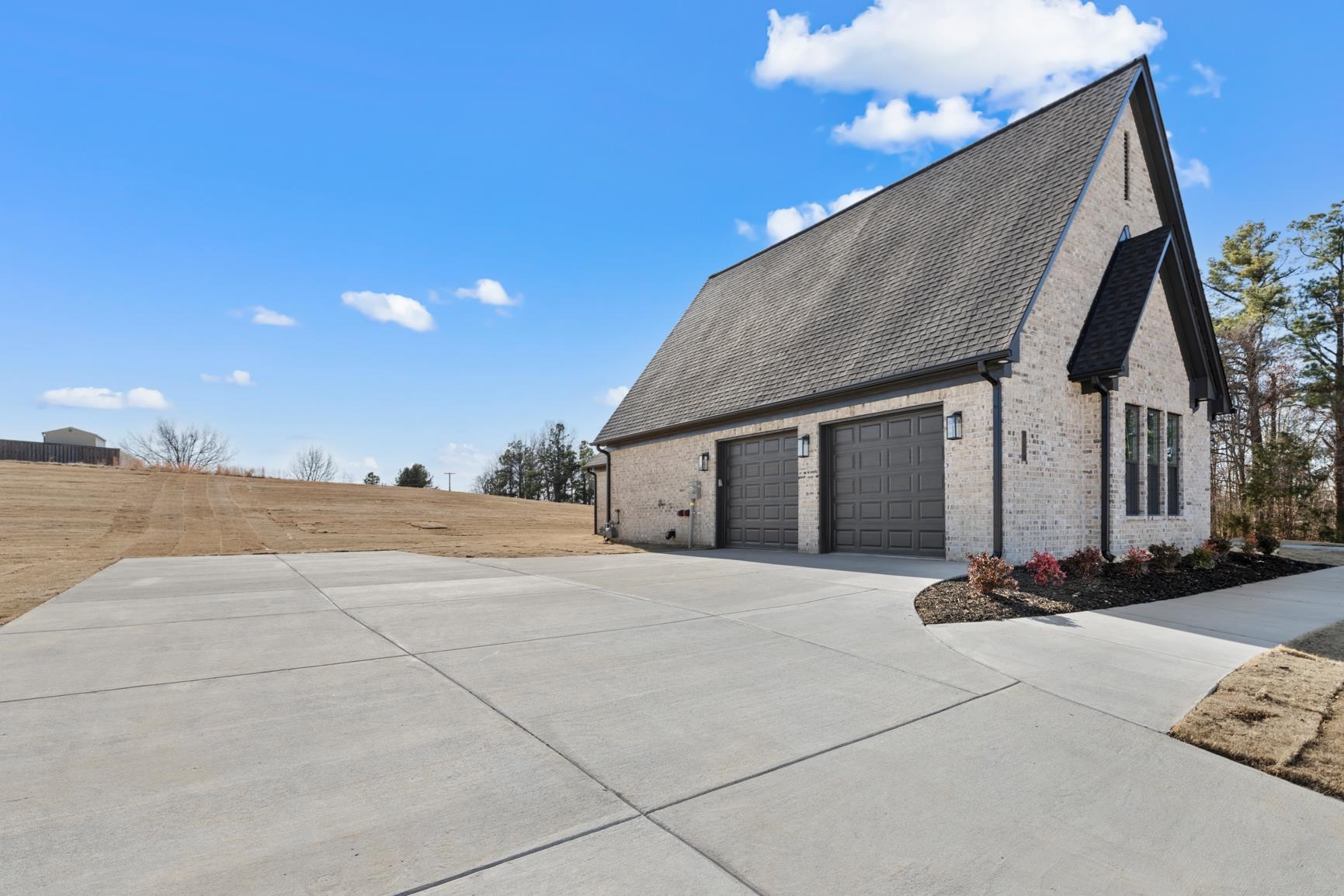 822 Leta Loop Brighton, TN 38011 - Photo 3 of 40 a front view of a house with a yard