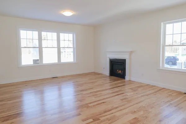 $935,900 | 28 Summerwind Place, Unit 1, Greenland, NH 03840