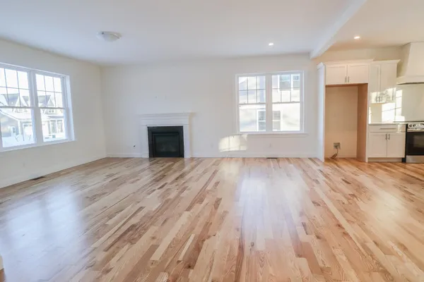 $935,900 | 28 Summerwind Place, Unit 1, Greenland, NH 03840