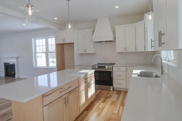 $935,900 | 28 Summerwind Place, Unit 1, Greenland, NH 03840