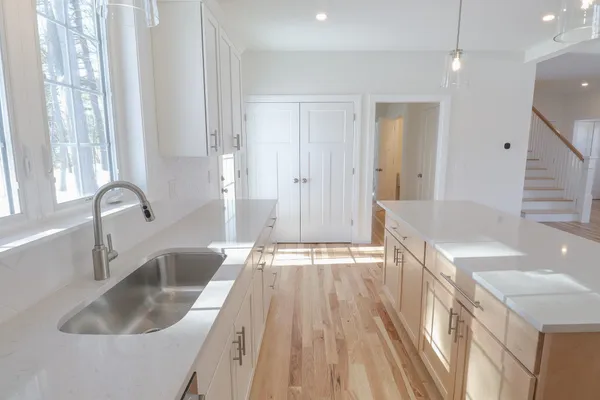 $935,900 | 28 Summerwind Place, Unit 1, Greenland, NH 03840