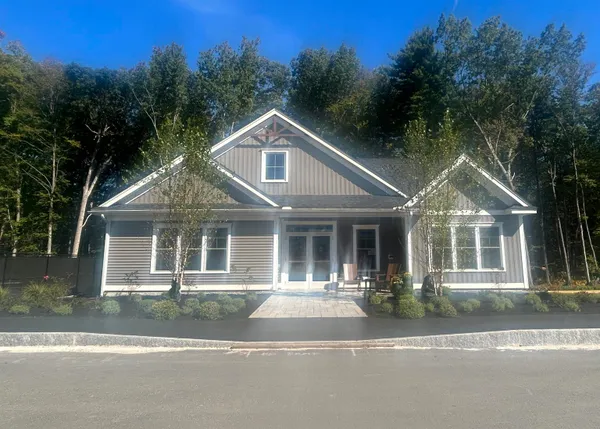 $935,900 | 28 Summerwind Place, Unit 1, Greenland, NH 03840