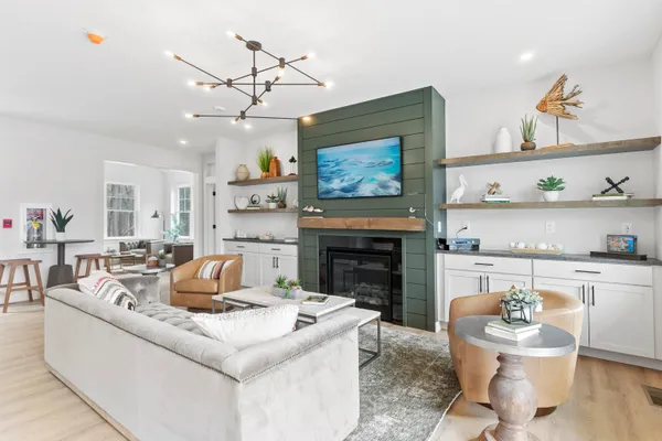 $935,900 | 28 Summerwind Place, Unit 1, Greenland, NH 03840