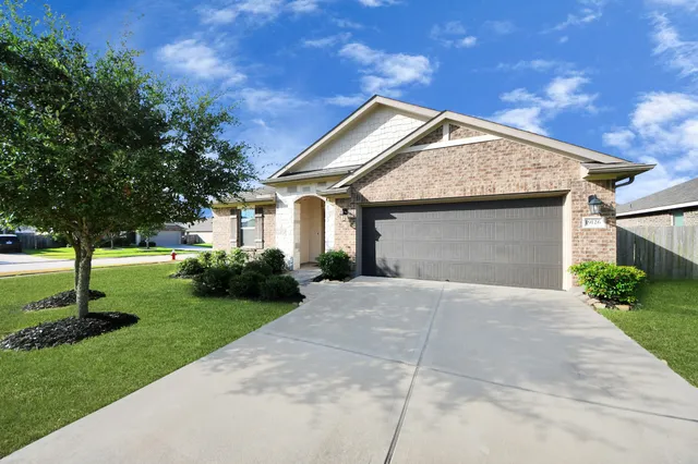 $329,000 | 19126 Hidden Arbor Drive, Manvel, TX 77578