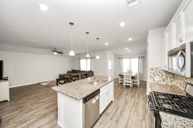 $329,000 | 19126 Hidden Arbor Drive, Manvel, TX 77578