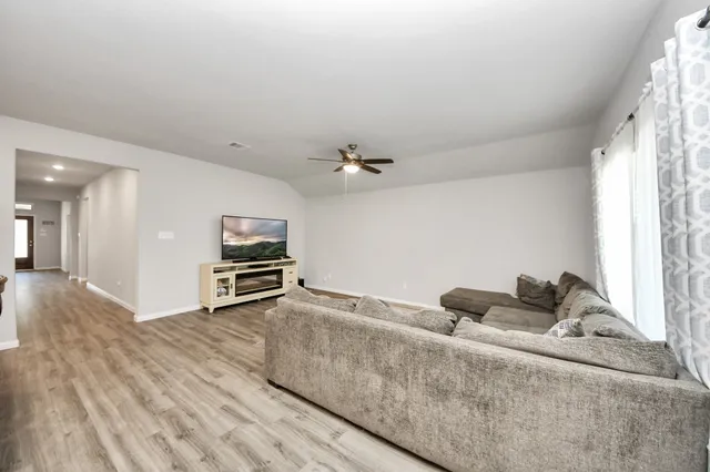 $329,000 | 19126 Hidden Arbor Drive, Manvel, TX 77578