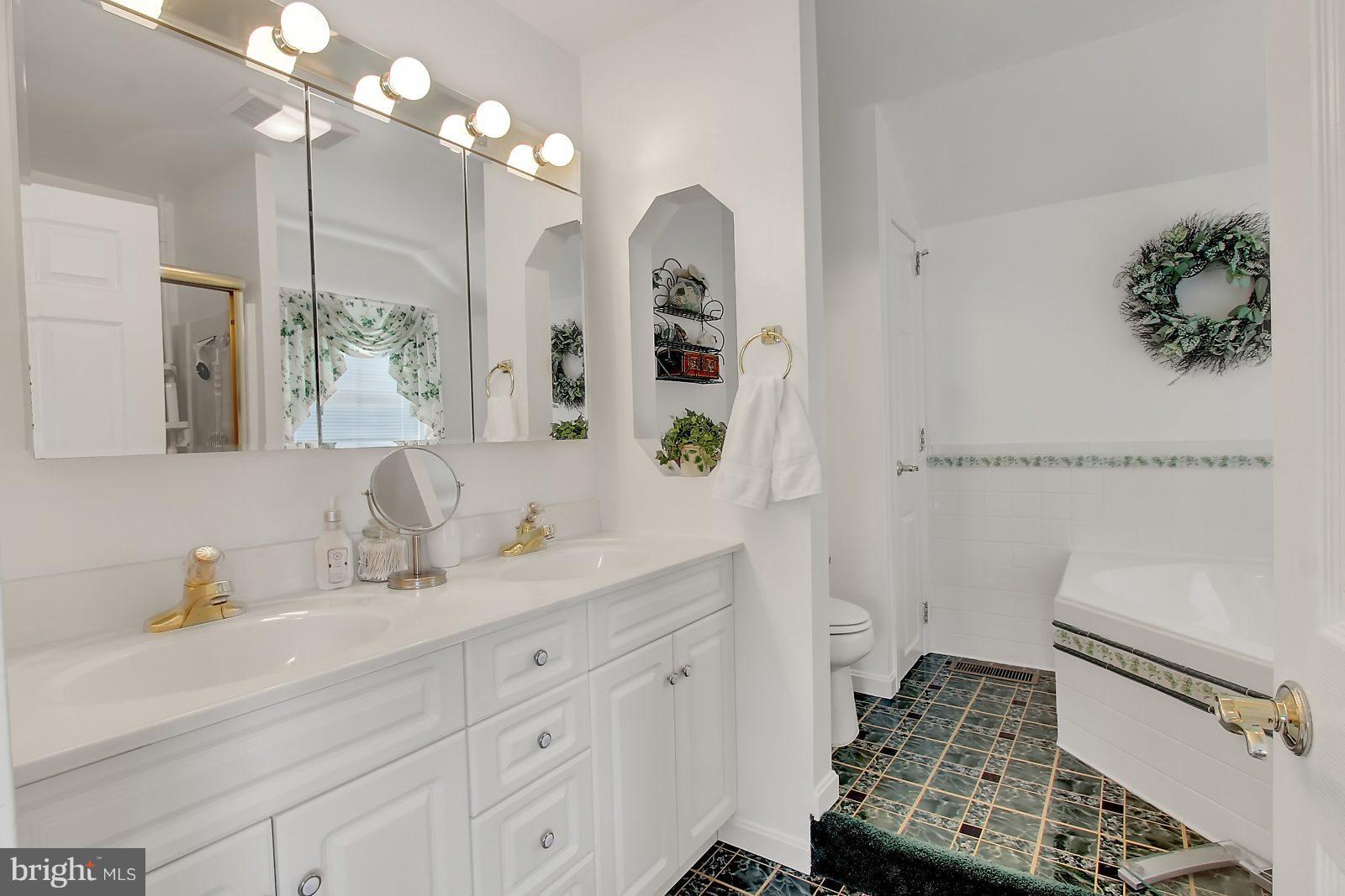 506 Paradise Road Aberdeen, MD 21001 - Photo 18 of 30 Bath (Master)