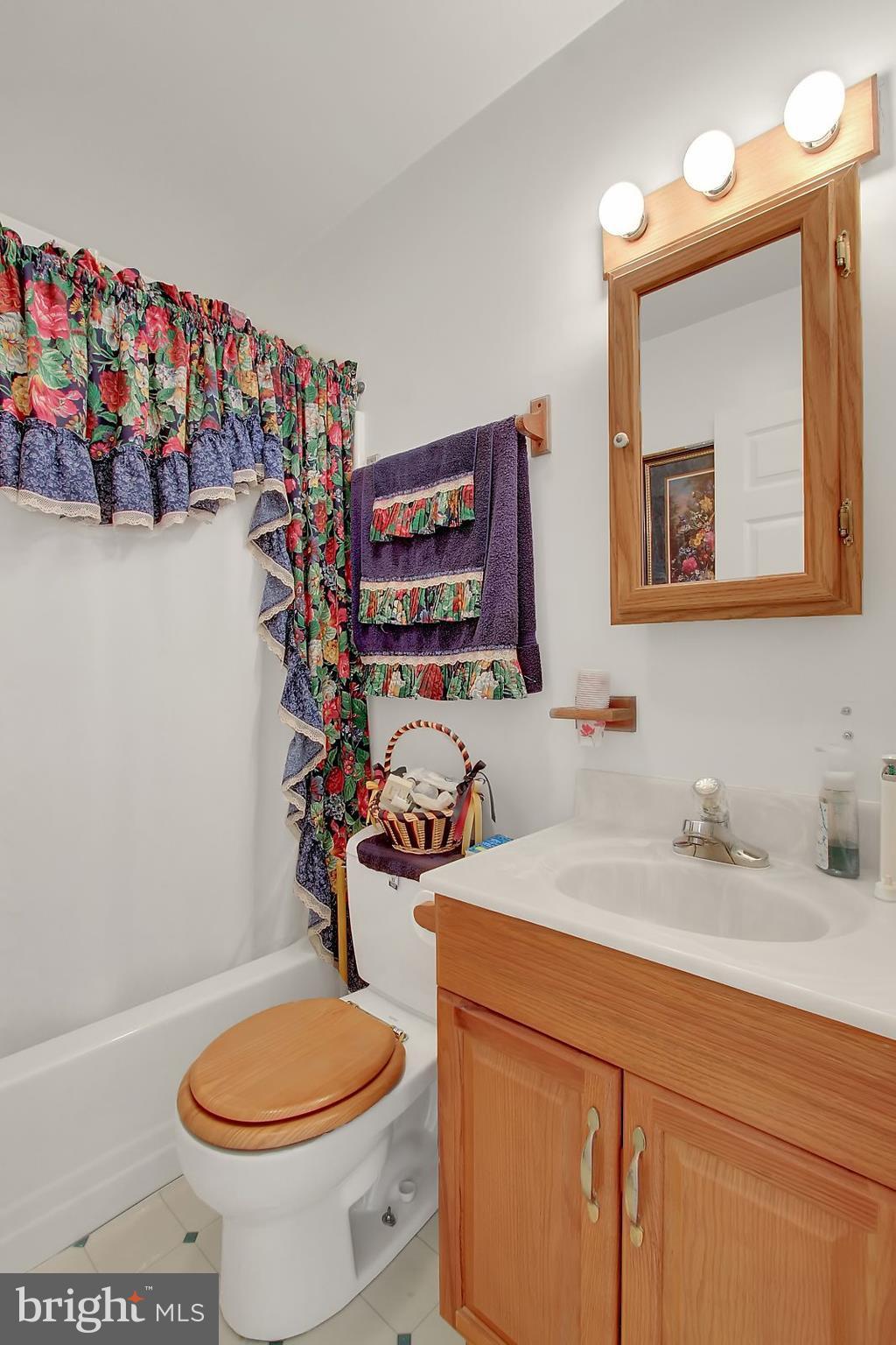 506 Paradise Road Aberdeen, MD 21001 - Photo 22 of 30 Hall Bath