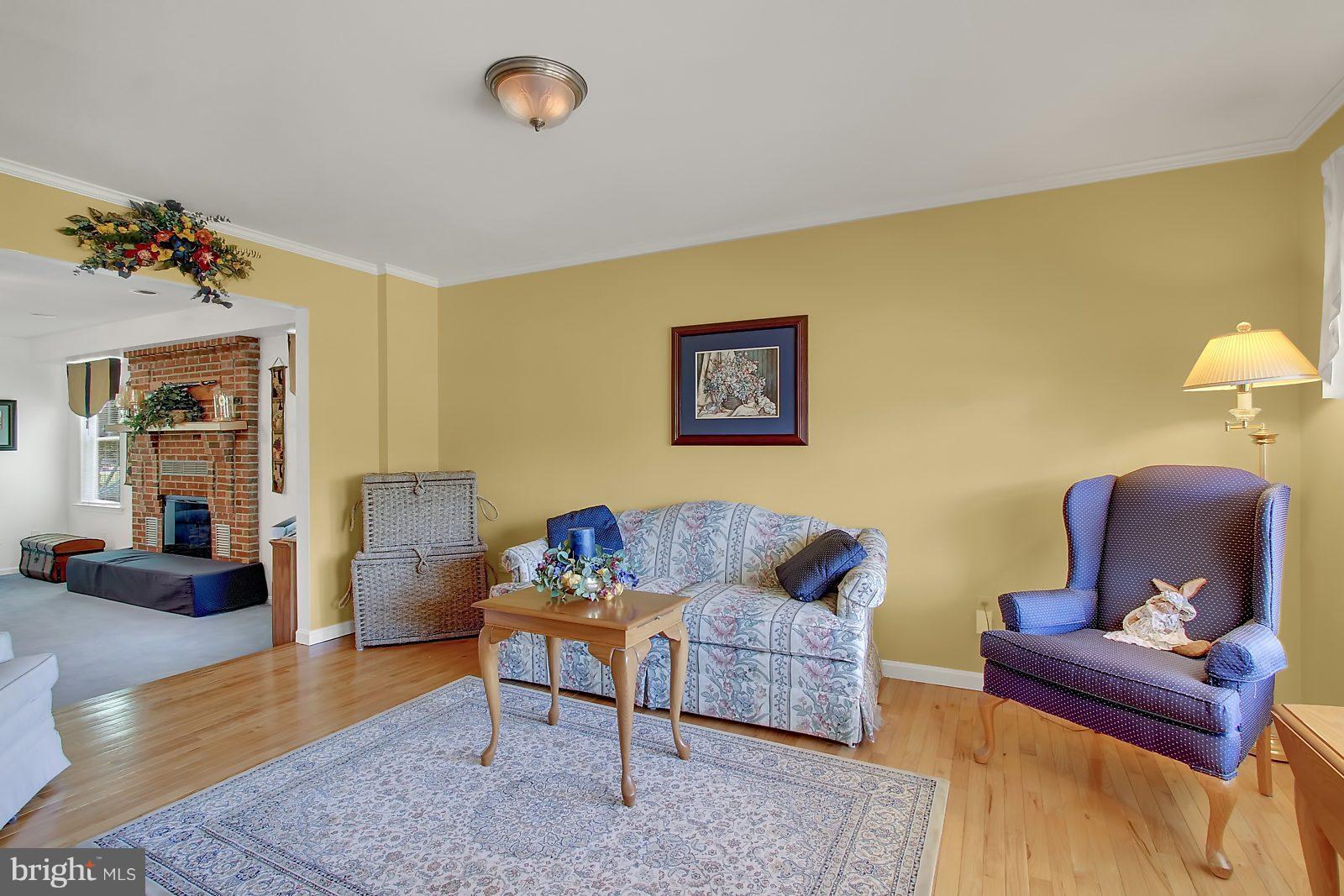 506 Paradise Road Aberdeen, MD 21001 - Photo 5 of 30 Living Room