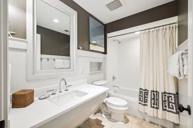 $2,075,000 | 104 North Barrett Square, Unit 2A, Rosemary Beach, FL 32461