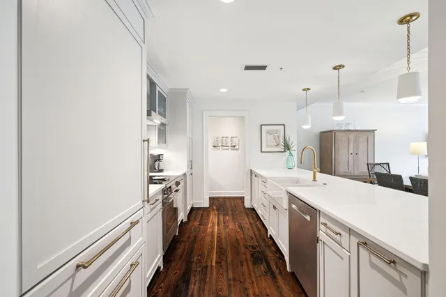 $2,075,000 | 104 North Barrett Square, Unit 2A, Rosemary Beach, FL 32461