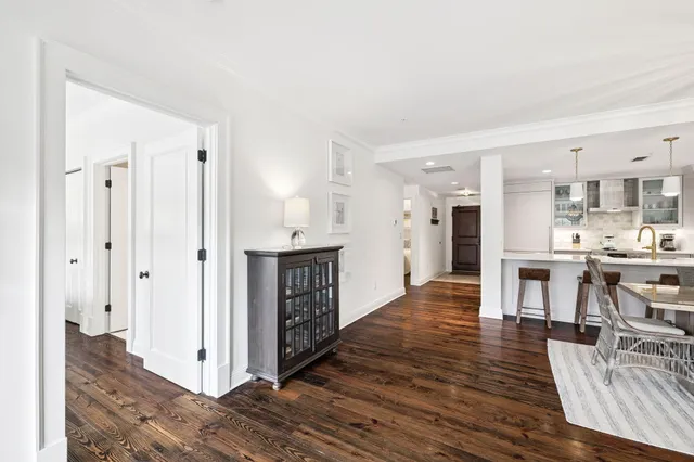 $2,075,000 | 104 North Barrett Square, Unit 2A, Rosemary Beach, FL 32461