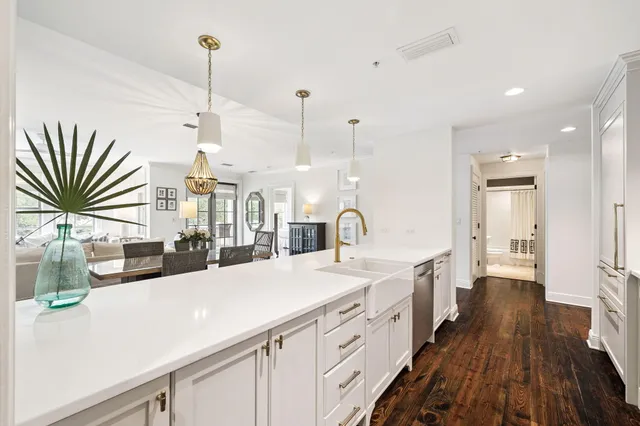 $2,075,000 | 104 North Barrett Square, Unit 2A, Rosemary Beach, FL 32461