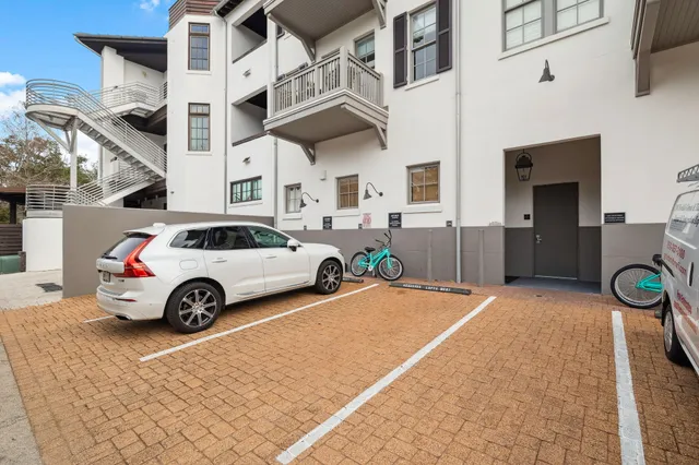 $2,075,000 | 104 North Barrett Square, Unit 2A, Rosemary Beach, FL 32461