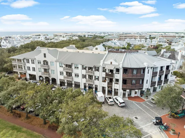 $2,075,000 | 104 North Barrett Square, Unit 2A, Rosemary Beach, FL 32461
