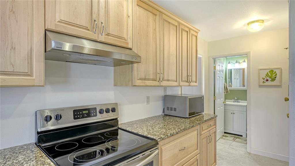 1560 Poinciana Road Venice, FL 34293 - Photo 13 of 33 Gallery Image 13