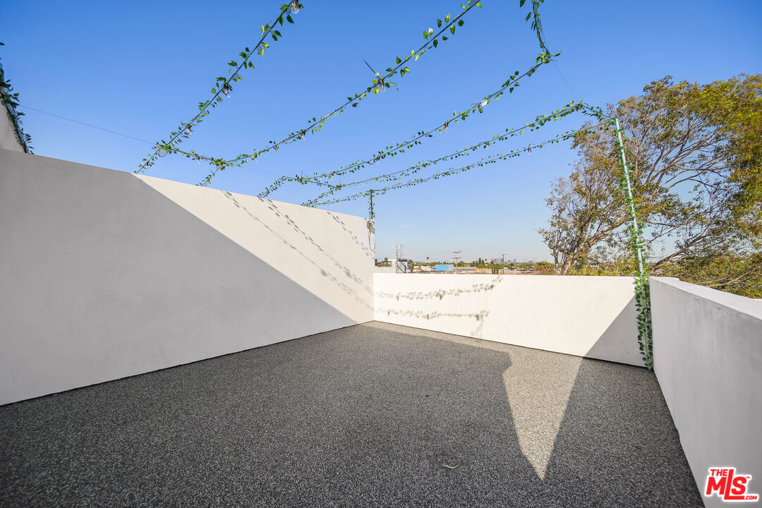 1905 South Corning Street, Unit 2 Los Angeles, CA 90034 - Photo 14 of 26