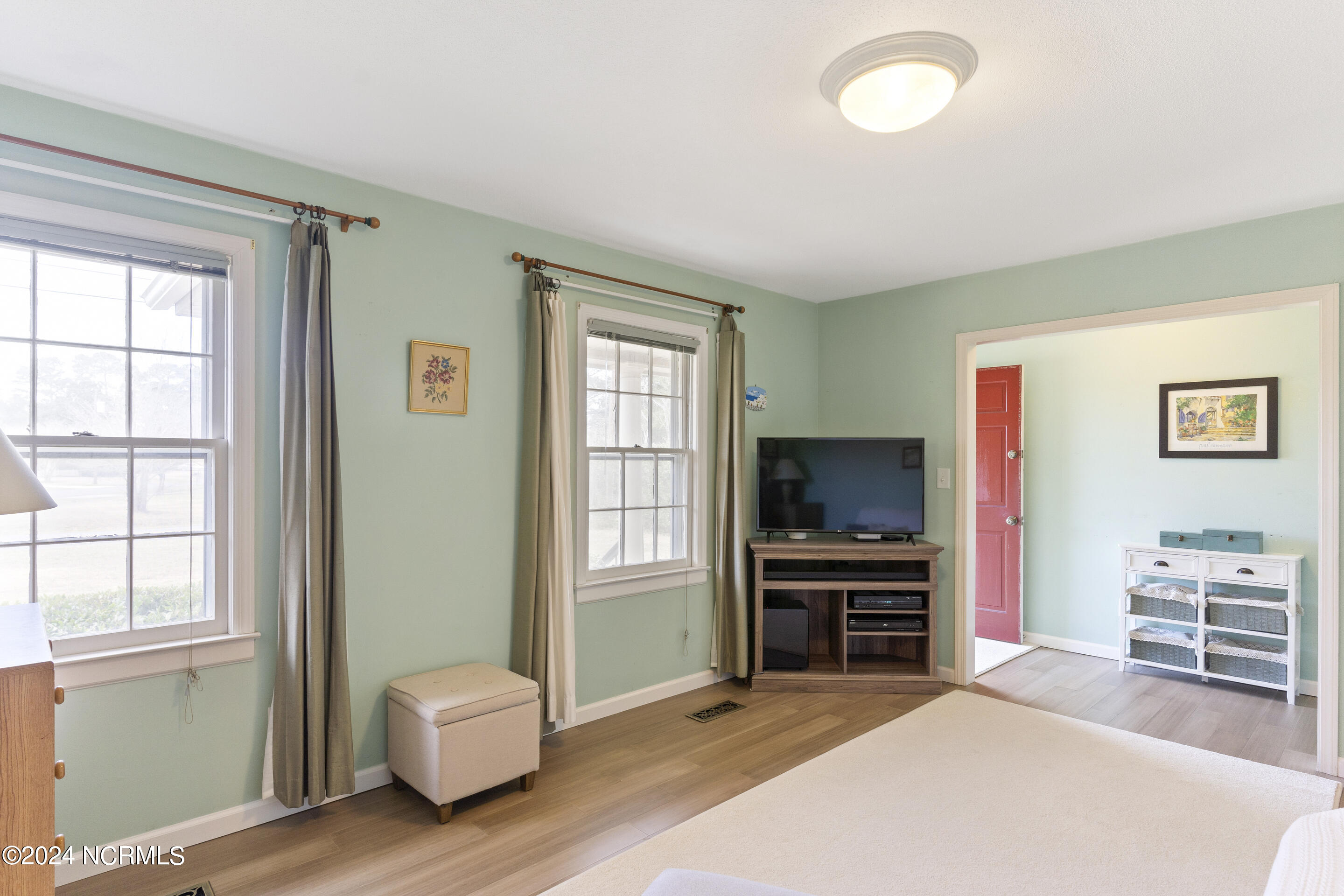 4039 Halifax Road Wilmington, NC 28403 - Photo 6 of 41 01living3