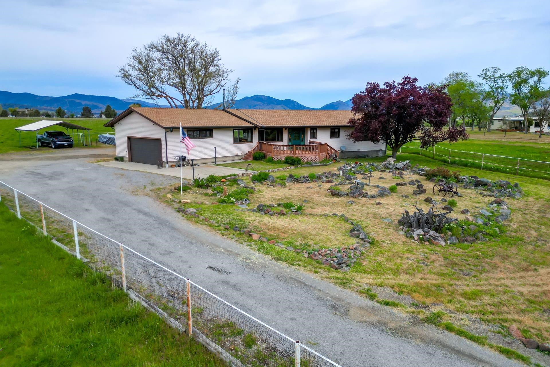 431 Holcomb Road Montague, CA 96064 - Photo 7 of 49 Gallery Image 7