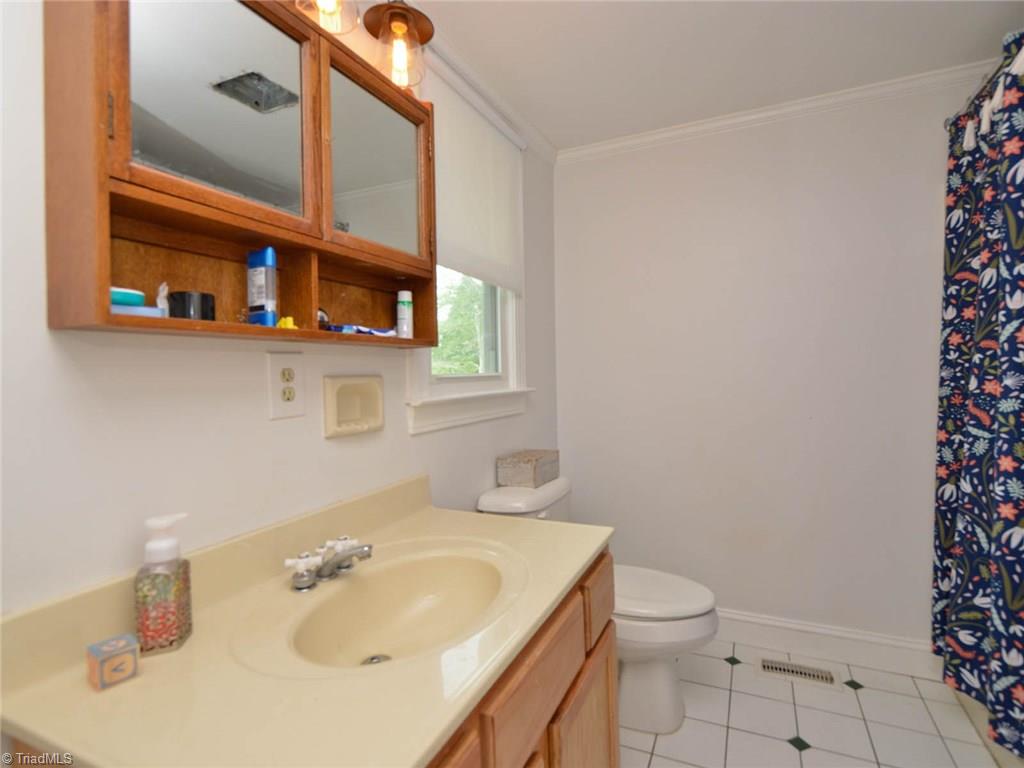 2050 Darrow Road Winston-Salem, NC 27101 - Photo 12 of 24 Gallery Image 12