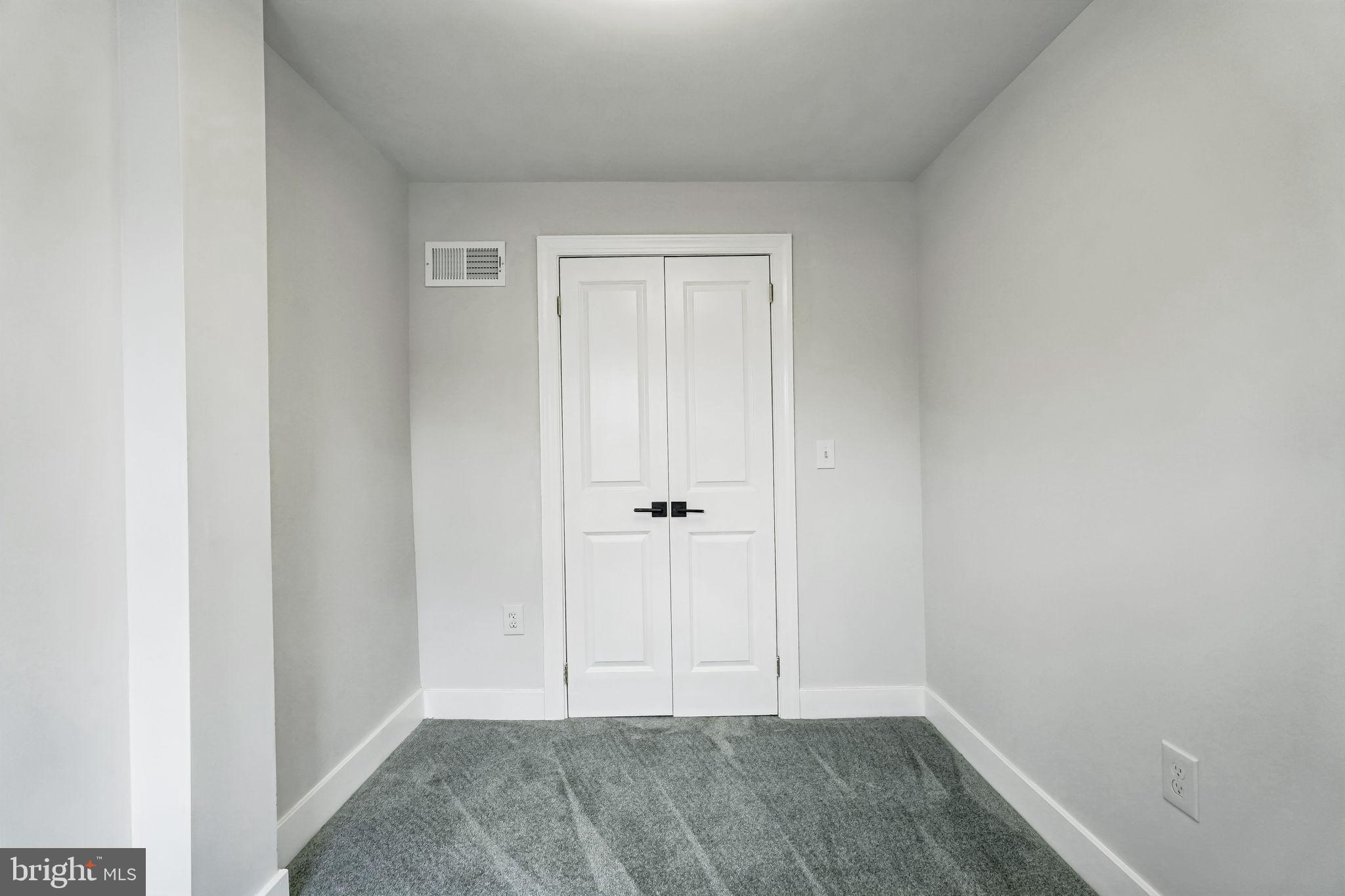 2020 East Cumberland Street Philadelphia, PA 19125 - Photo 21 of 36 a view of room