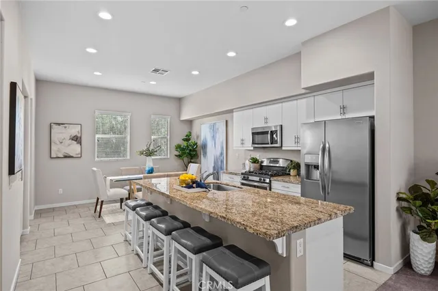 $638,000 | 762 Chandler Walk, Upland, CA 91786