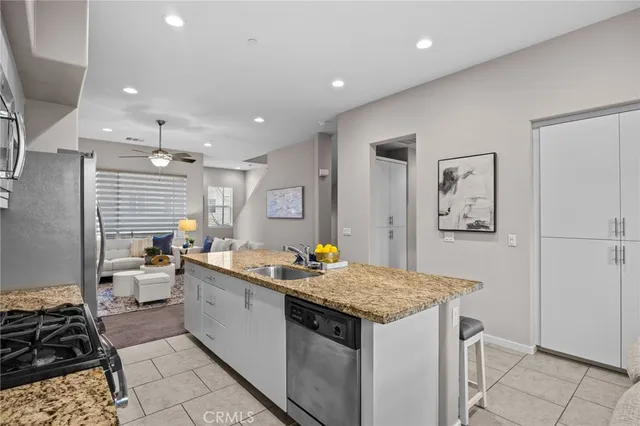 $638,000 | 762 Chandler Walk, Upland, CA 91786