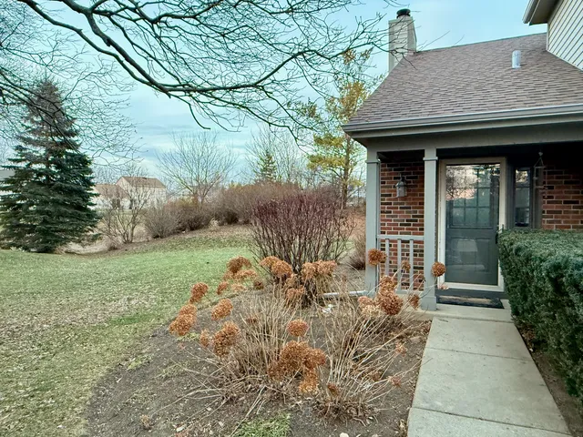 $3,600 | 384 Bentley Place, Buffalo Grove, IL 60089