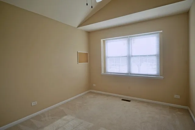 $3,600 | 384 Bentley Place, Buffalo Grove, IL 60089