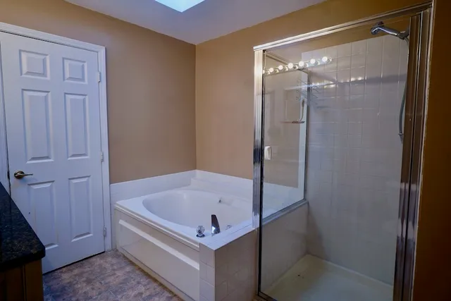 $3,600 | 384 Bentley Place, Buffalo Grove, IL 60089