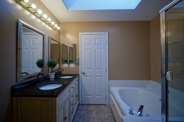 $3,600 | 384 Bentley Place, Buffalo Grove, IL 60089