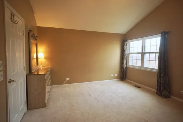 $3,600 | 384 Bentley Place, Buffalo Grove, IL 60089