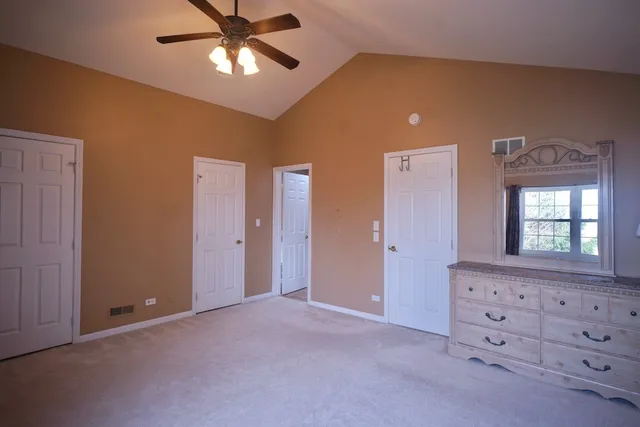 $3,600 | 384 Bentley Place, Buffalo Grove, IL 60089