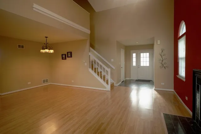 $3,600 | 384 Bentley Place, Buffalo Grove, IL 60089