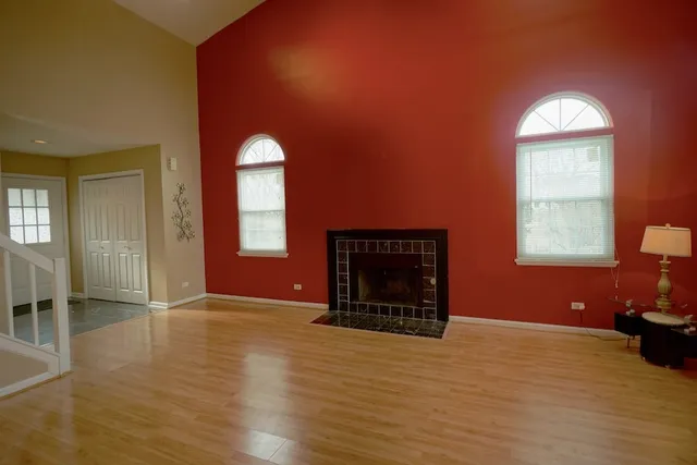 $3,600 | 384 Bentley Place, Buffalo Grove, IL 60089