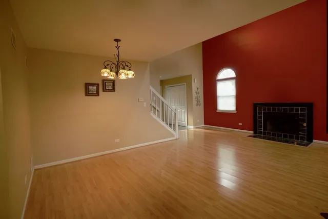 $3,600 | 384 Bentley Place, Buffalo Grove, IL 60089