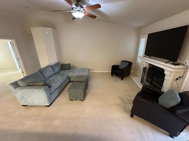 $400,000 | Undisclosed Address, Delano, CA 93215