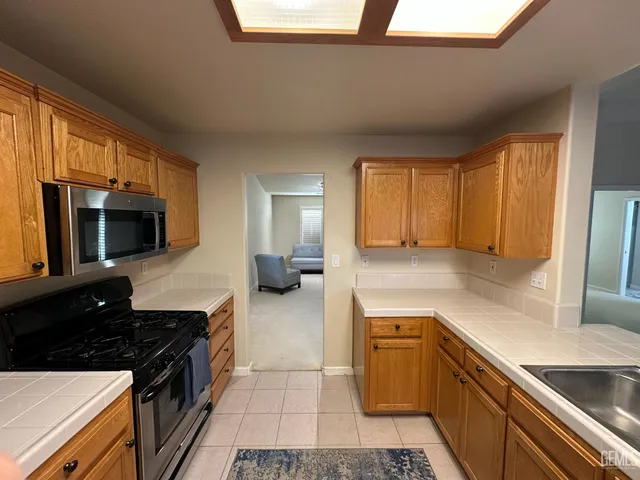 $400,000 | Undisclosed Address, Delano, CA 93215