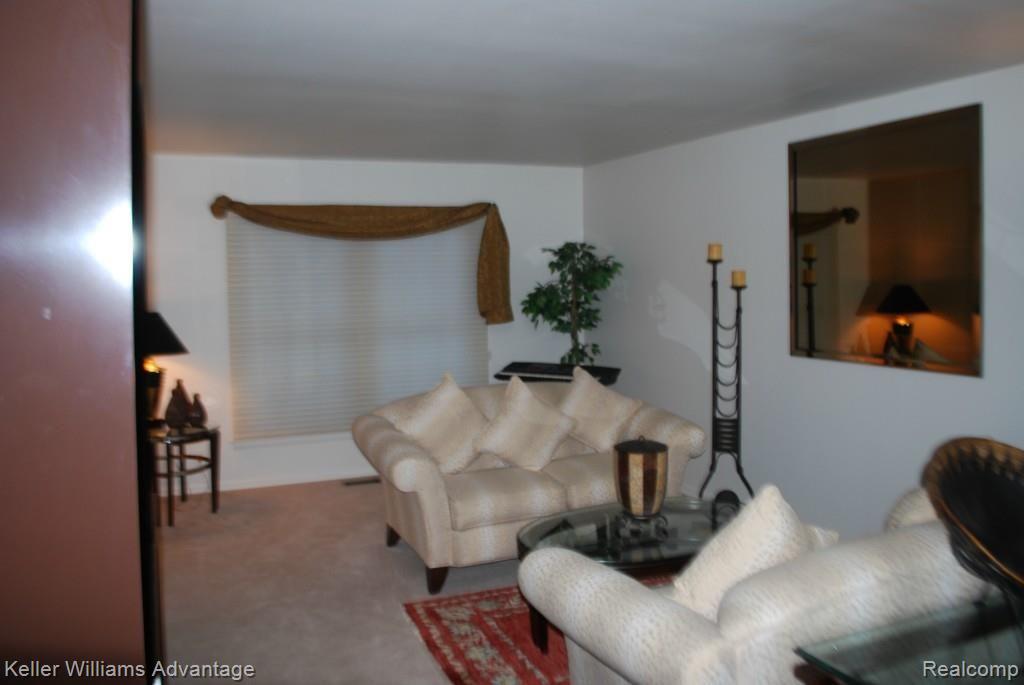 29806 West Eleven Mile Road Farmington Hills, MI 48334 - Photo 11 of 33
