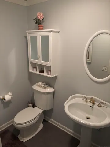 $739,999 | 80 Pine Hollow Drive, Middlebury, CT 06762