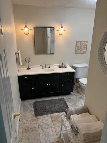 $739,999 | 80 Pine Hollow Drive, Middlebury, CT 06762